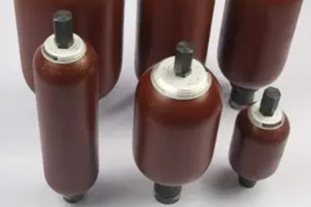 囊式蓄能器如何幫助系統(tǒng)減少故障？真相揭秘！